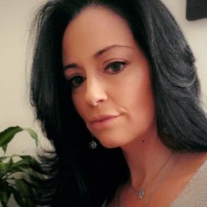 Meet your Posher, Dena